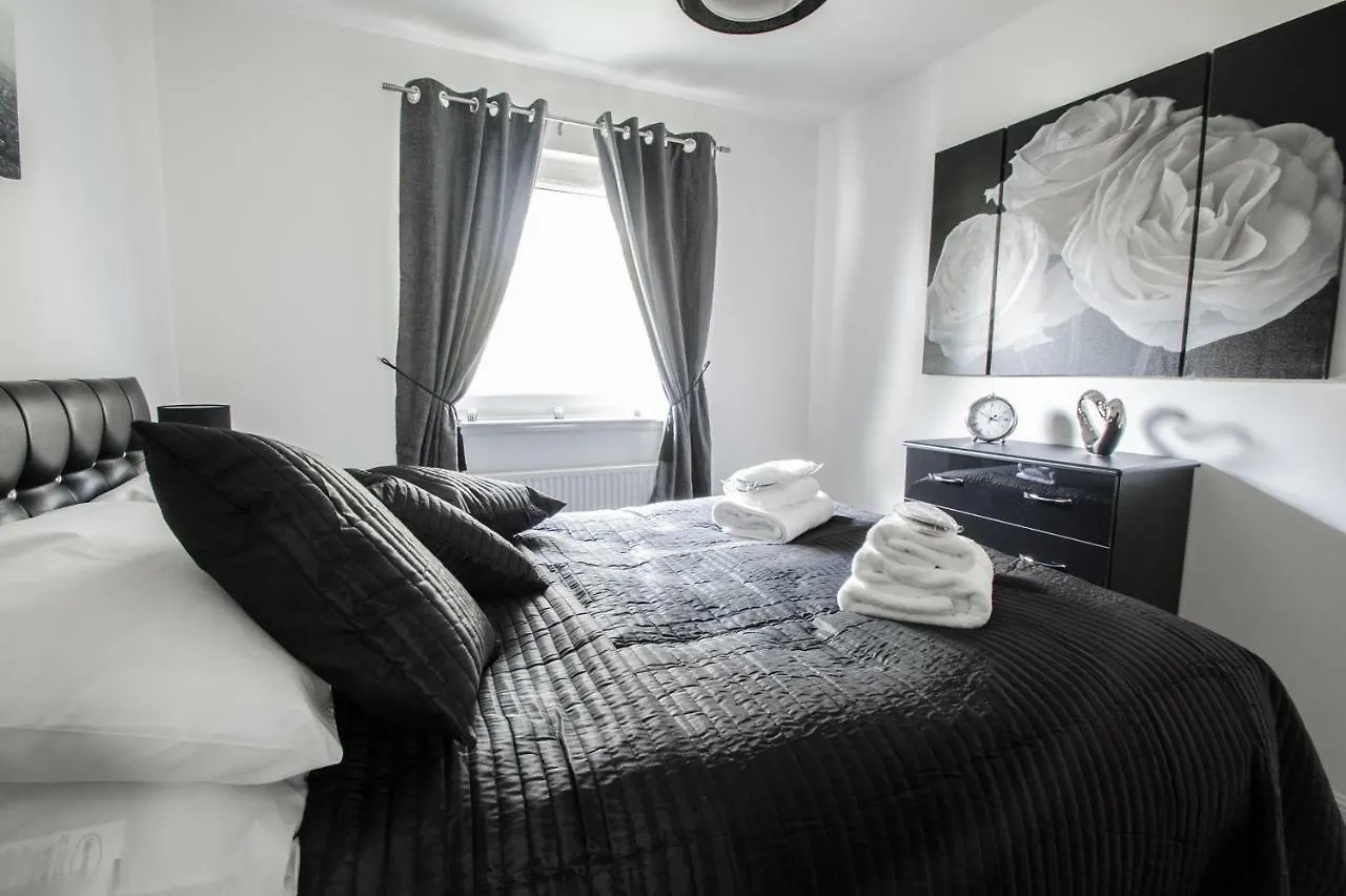 Orange Town House - Shaw Road, Only 6 Minutes To City Centre Aberdeen Apartamento