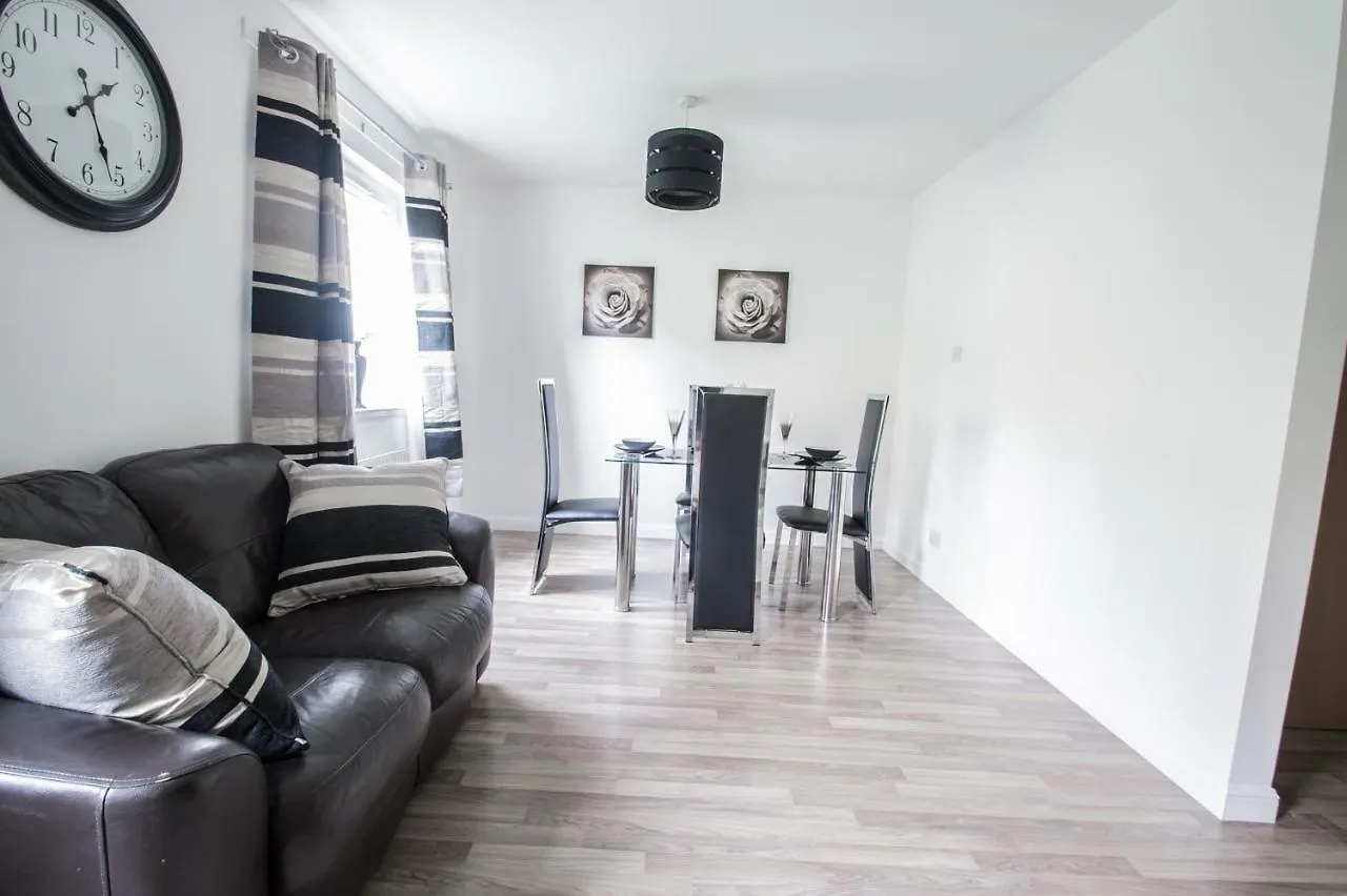 Apartment Orange Town House - Shaw Road, Only 6 Minutes To City Centre Aberdeen United Kingdom